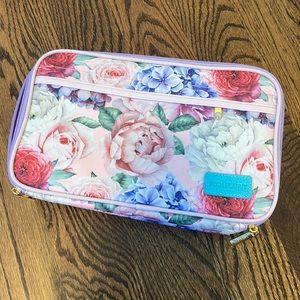 Posh peanut lunch box